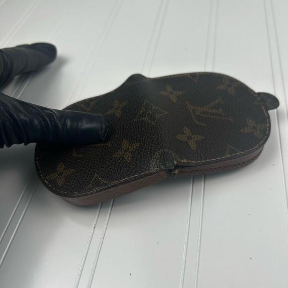 Louis Vuitton 
Monogram Canvas Porte Monnaie Gousset Coin Purse - Picture 10 of 11